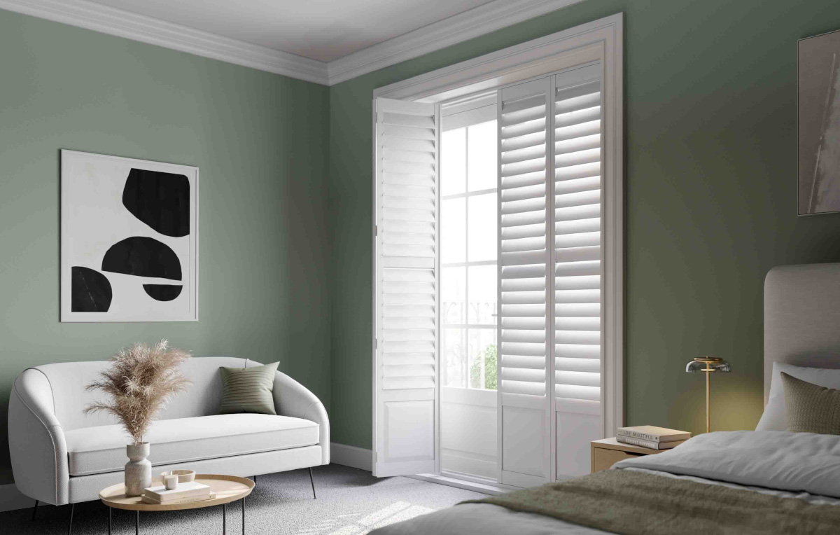 Bedroom_combination_full_height_shutters_white_89mm_slats