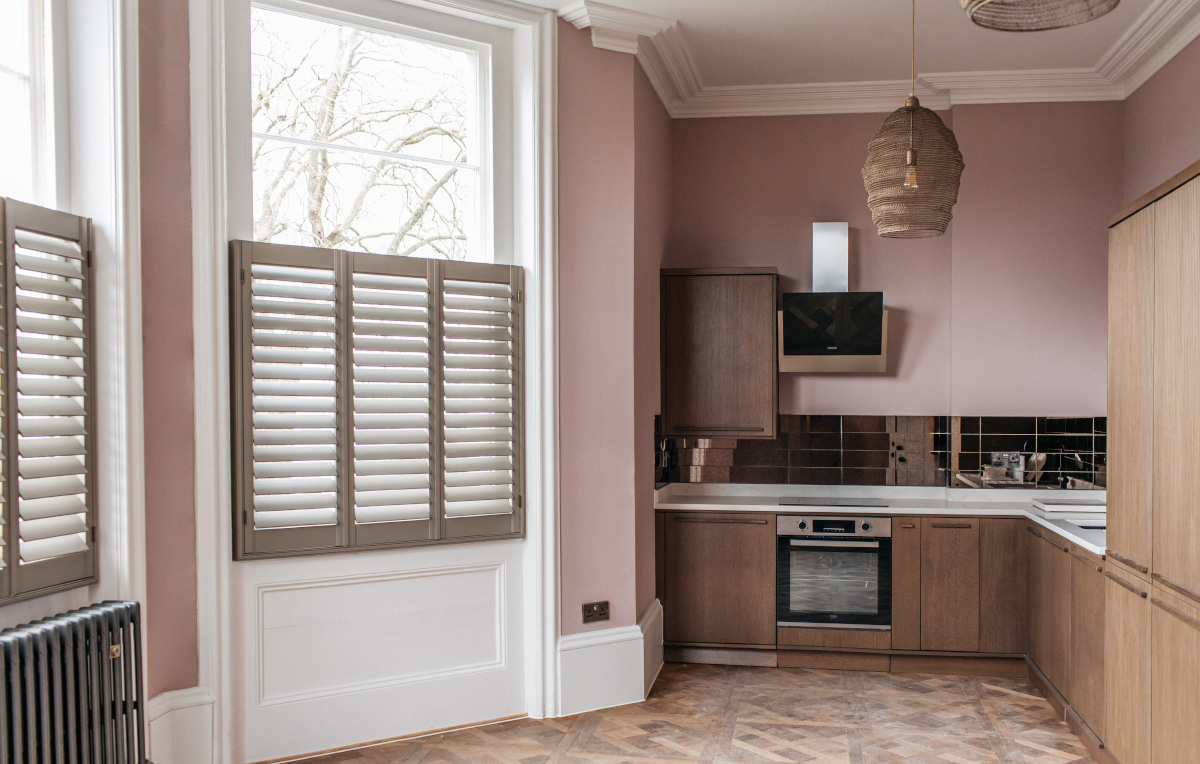 Kitchen_cafe_style_shutters